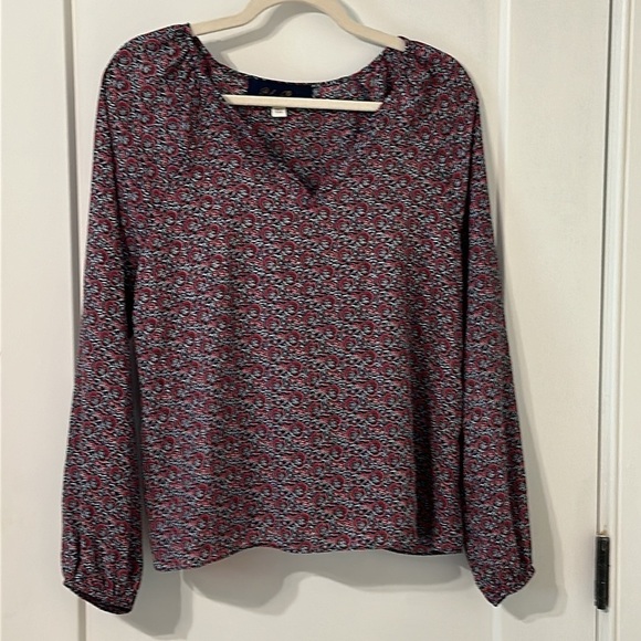 Blue Rain Tops - NWOT Floral dark green and pink blouse !